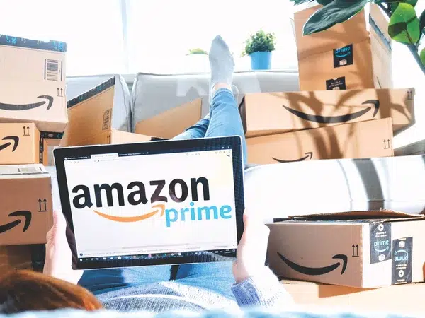 Ventajas de la Automatización IA en Campañas Multicanal para Empresas en EE.UU. desarrollo de software-amazón